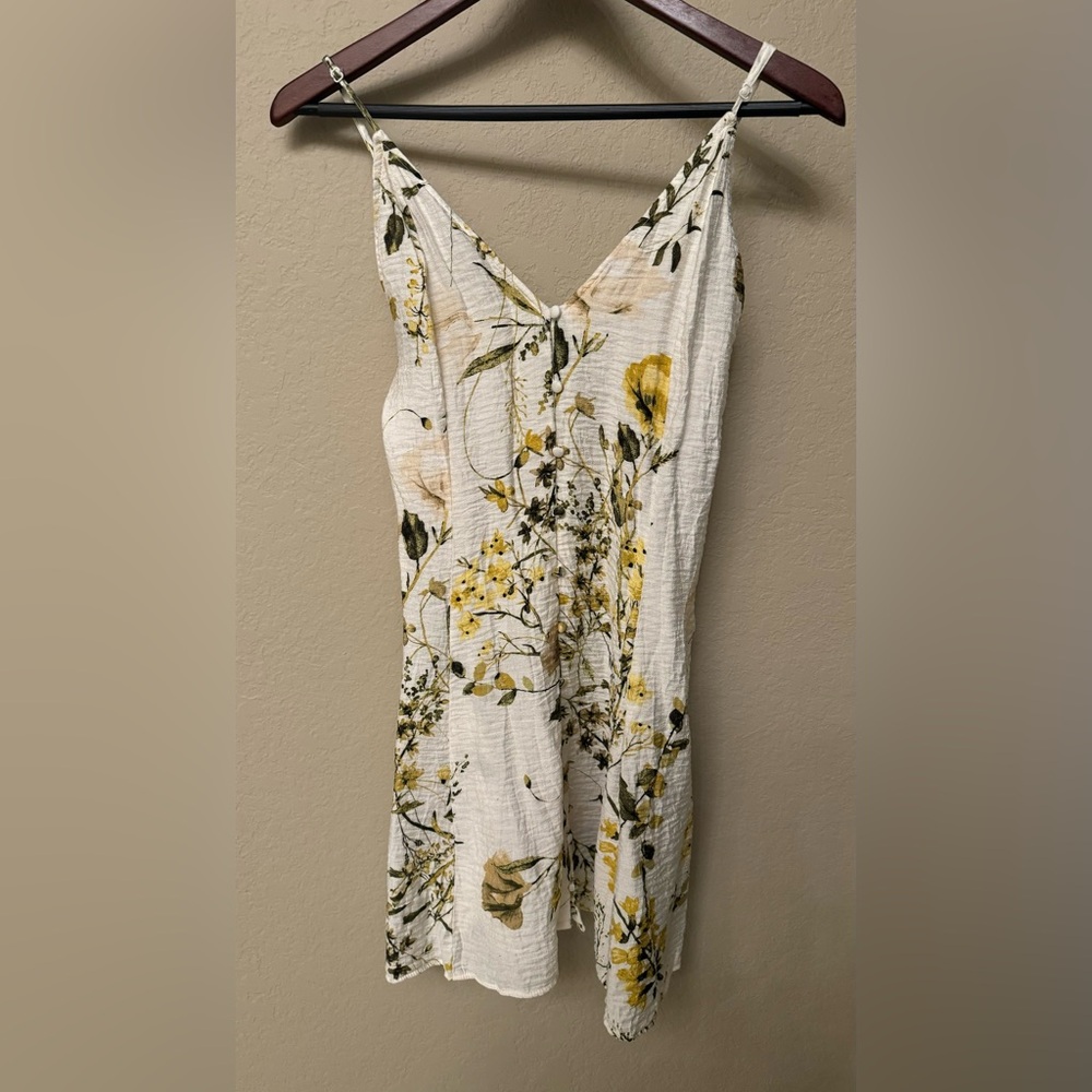 H&M size Med purchased in  Italy